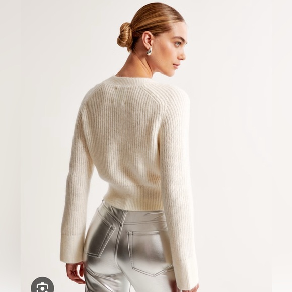 Pearl button soft cardigan - Picture 3 of 6